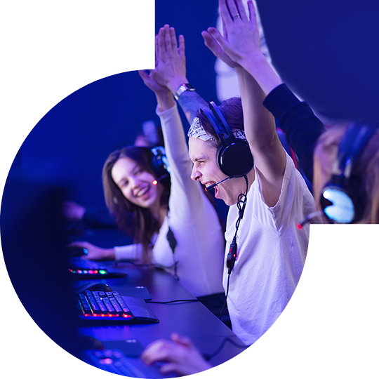 九游会j9独家双向驱动技术<br>让电竞玩家尽情享受极致高速快感